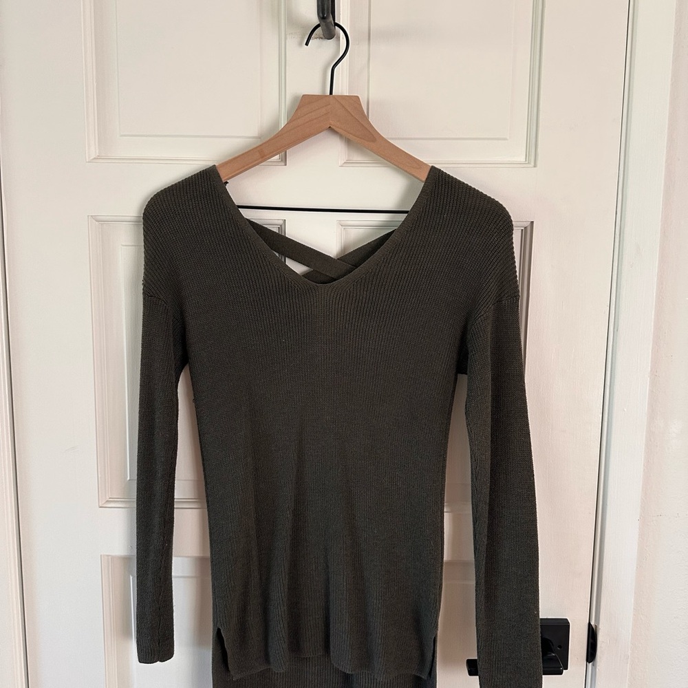 Women’s V-Neck Crisscross Back Knit Top - Olive
